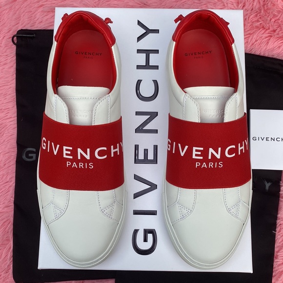 ❤️🤍Givenchy Urban Street Sneaker - Picture 2 of 15
